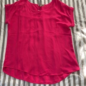 🌸 hot pink flowy shirt!